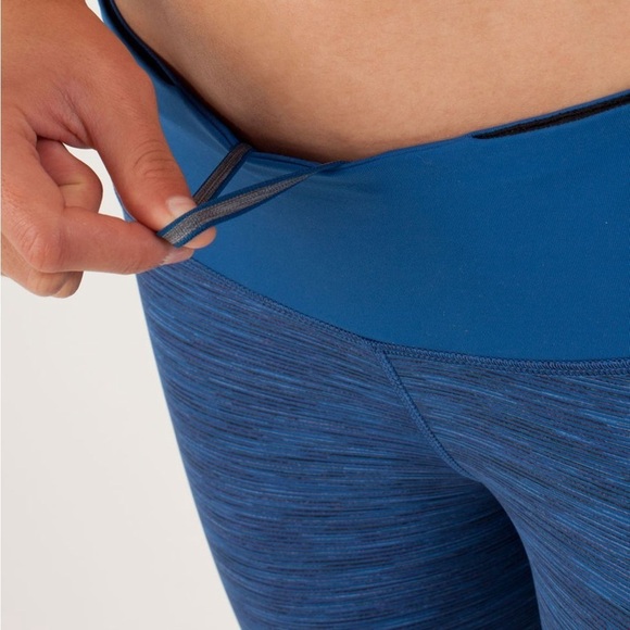 Size 4 Lululemon‎ Run: For Your Life Crop - Picture 3 of 9